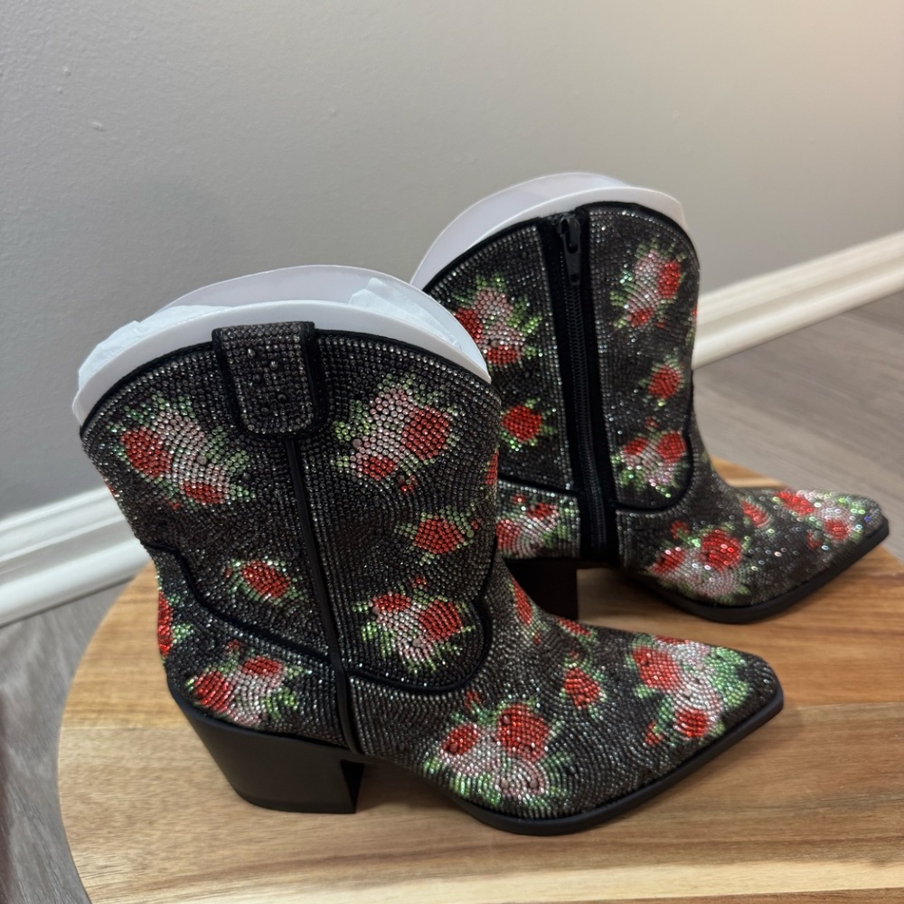 Wild Pair Lacey Floral Rhinestone Western Booties Black Size 7 & 10 , NEW - Picture 3 of 11